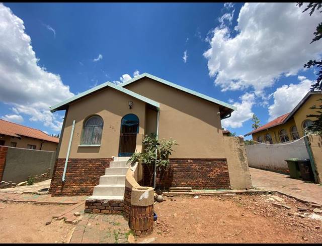 4 BEDROOM HOUSE FOR SALE IN ZAKARIYYA PARK